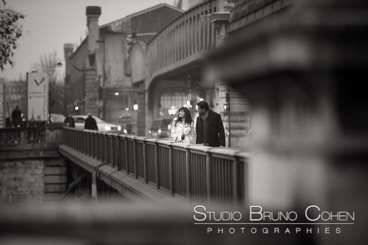 portrait couple walk in paris black and white in love smile 