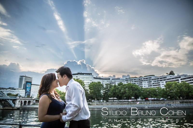 portrait couple face to face in love from paris at sunrise perfect light proposal