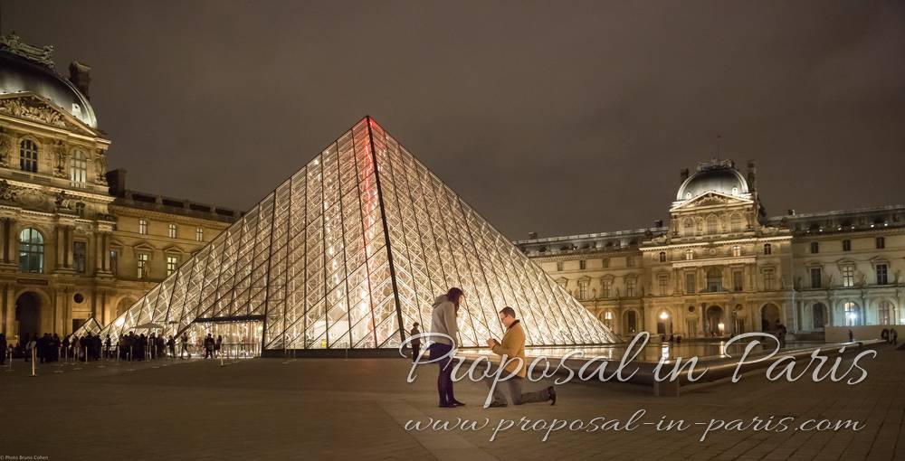 proposal by the Louvre pyramid, Paris_4017