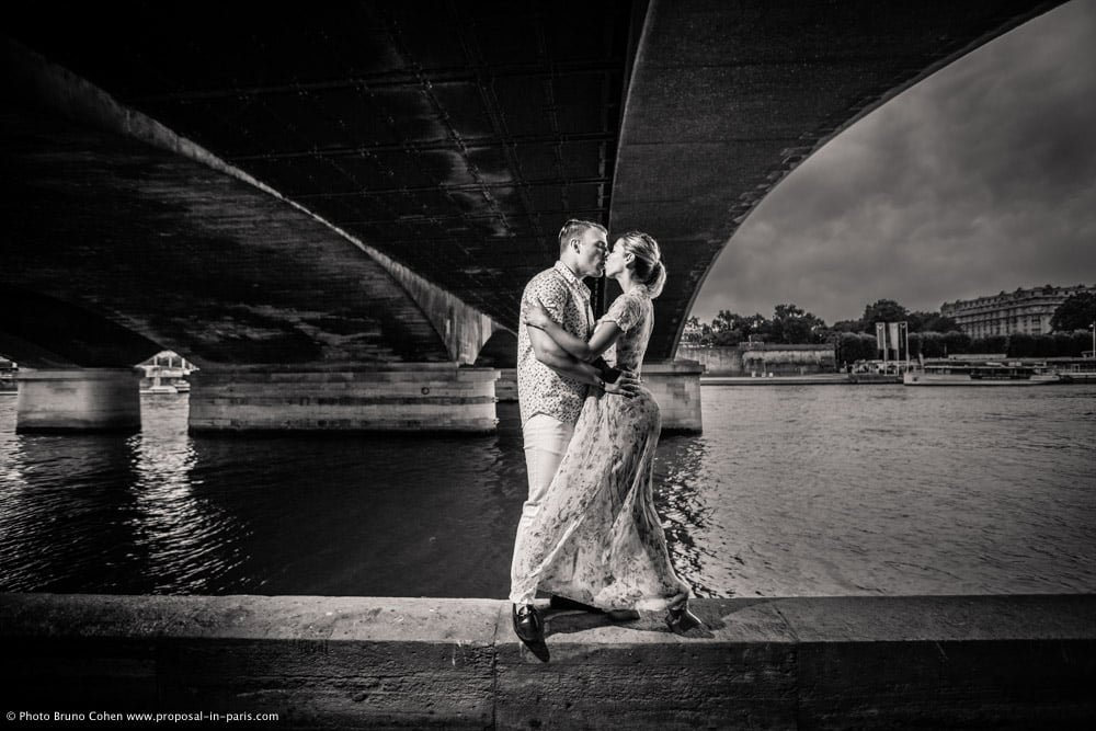 paris engagement photographer pont d'iena