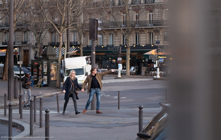 couple walk in paris