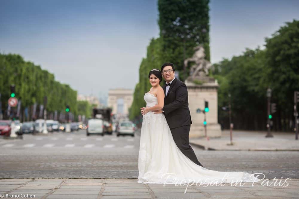 Paris marriage proposal montmartre