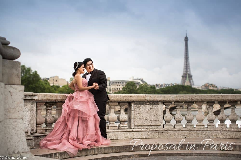 Paris marriage proposal montmartre