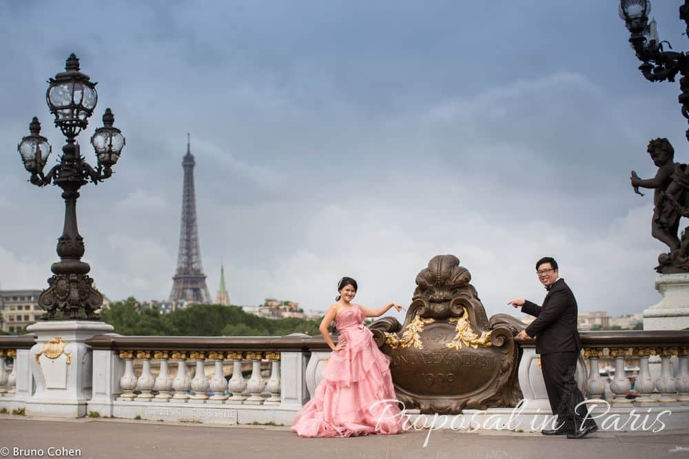 Paris marriage proposal montmartre