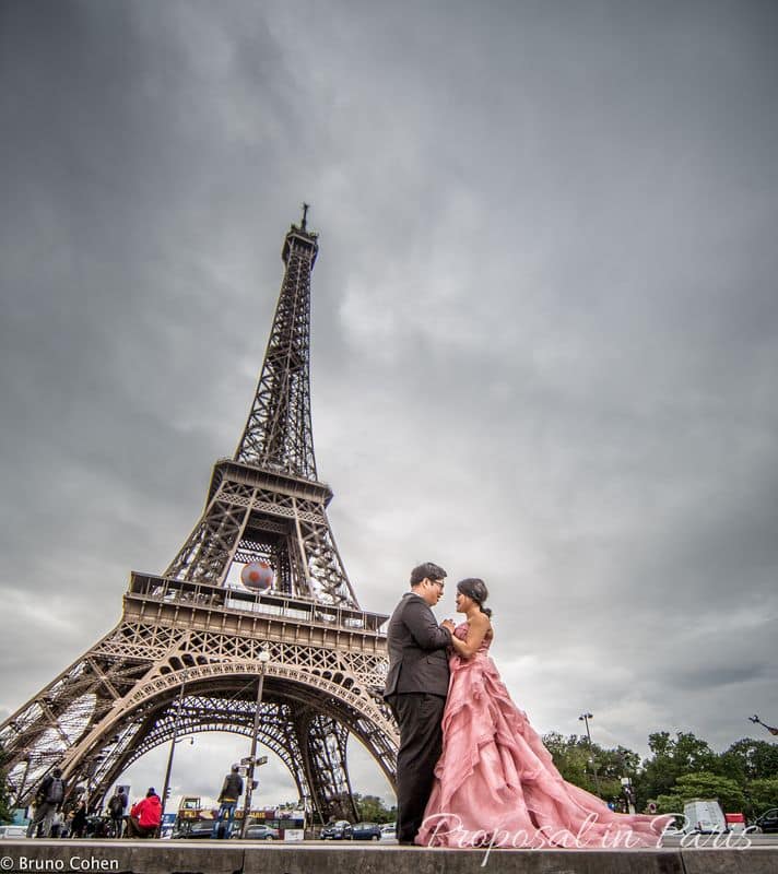 Paris marriage proposal montmartre