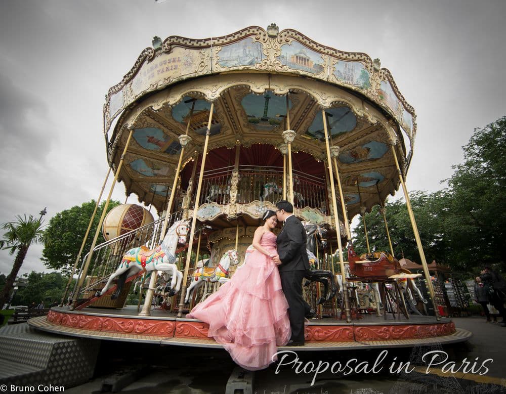 Paris marriage proposal montmartre