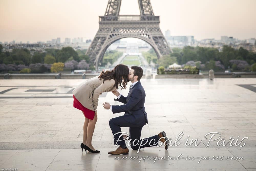 Paris marriage proposal montmartre